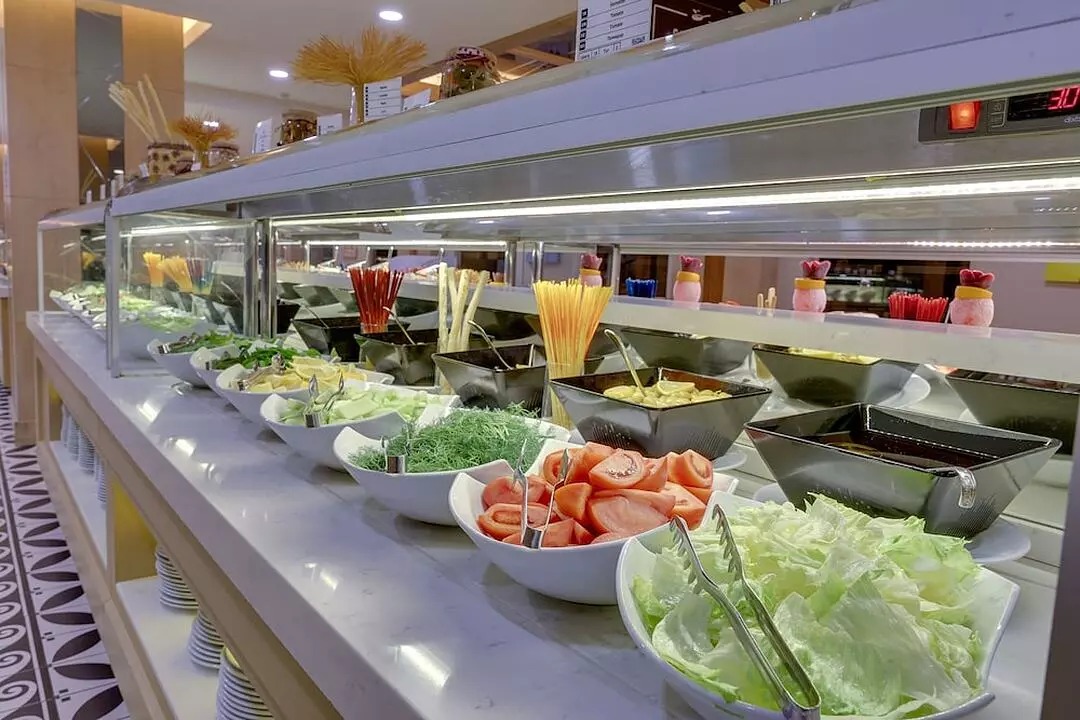 هتل رامادا هتل اند سوئیتس کوش آداسی